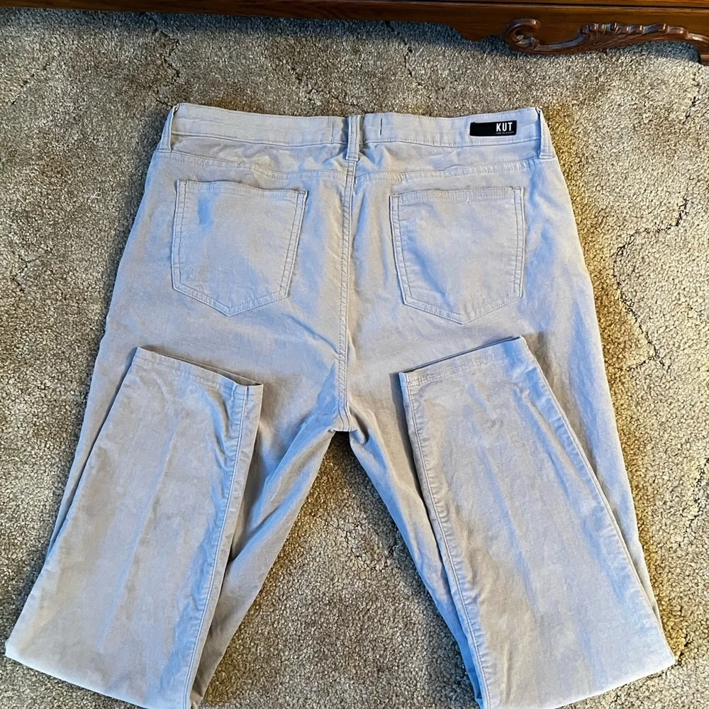 Kut from the Kloth Pale Gray Skinny Pants - Picture 6 of 9